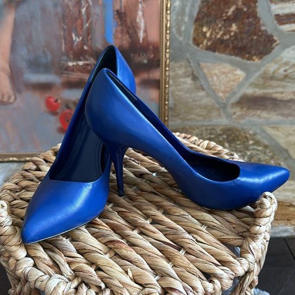 Gorgeous Aldo Heels - Picture 5 of 7